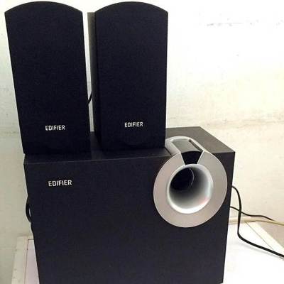 家用漫步者音響轉讓 木質結構，音質純正，深圳坪山坑梓自提